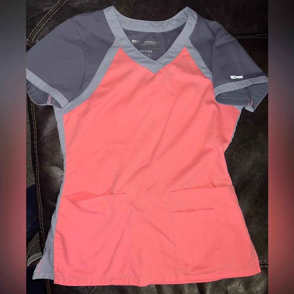 Grey’s Anatomy Active bright orange/pink scrub top XS​